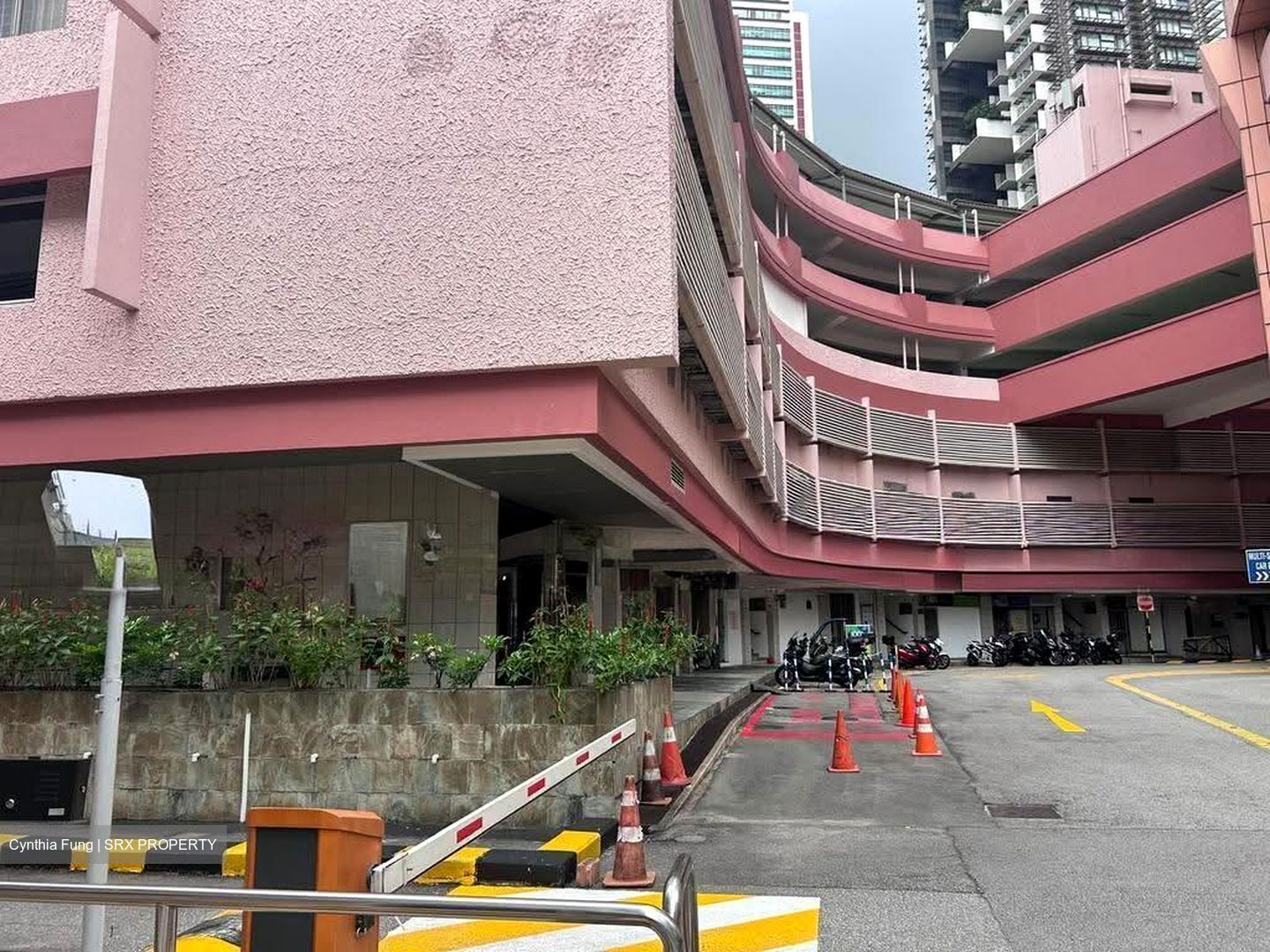 Goldhill Plaza (D11), Retail #638996111